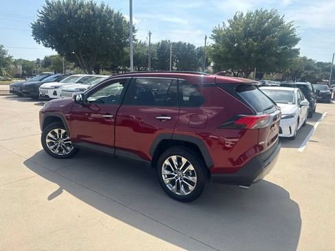 Used 2021 Toyota RAV4 Limited AWD/4WD image 5