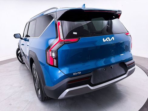 Certified 2024 Kia EV9 Wind AWD/4WD image 10