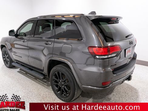 Used 2021 Jeep Grand Cherokee Laredo X AWD/4WD image 3