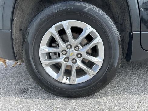 Used 2020 Chevrolet Traverse LT FWD image 11