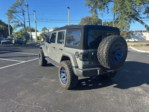 Used 2020 Jeep Wrangler Unlimited Sahara image 6