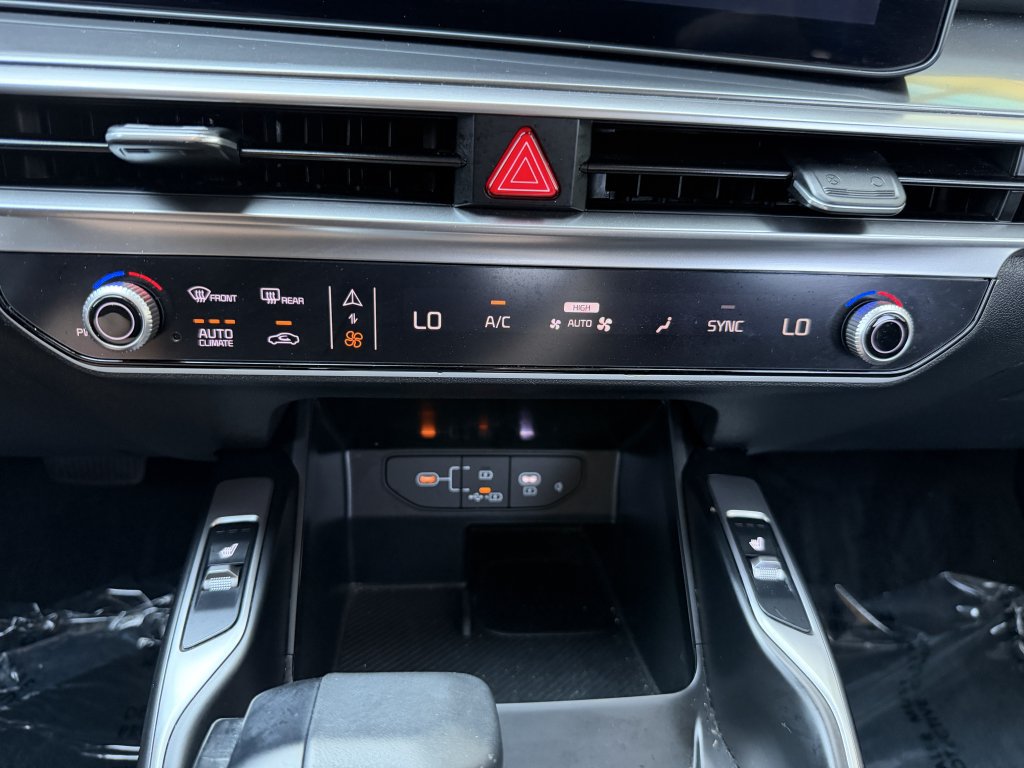 Used 2025 Kia Sorento S FWD image 23