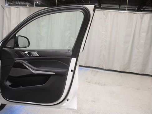 Used 2026 BMW X7 xDrive40i image 17