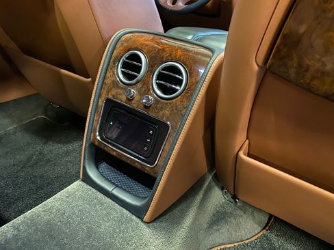 Used 2015 Bentley Flying Spur V8 image 30