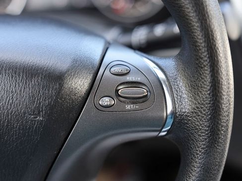 Used 2019 Nissan Murano S image 18