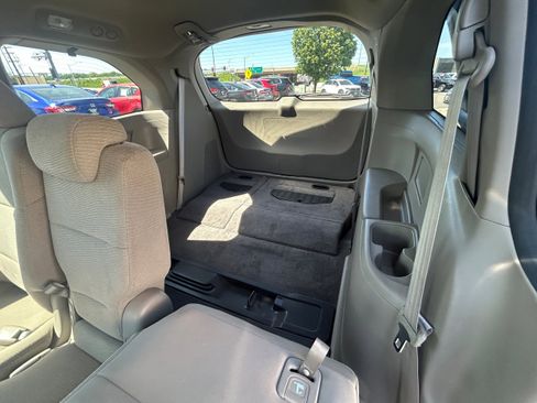 Used 2012 Honda Odyssey EX image 6