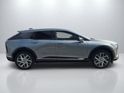 New 2026 Cadillac Optiq Luxury 1 RWD image 4
