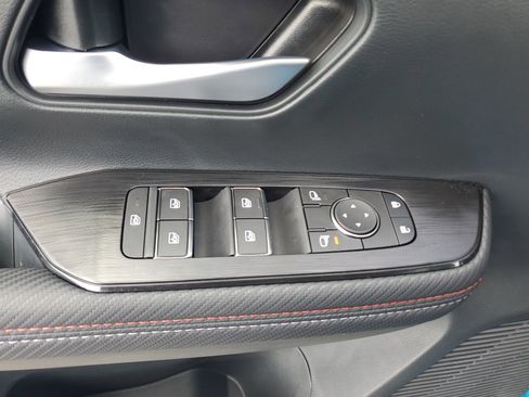 New 2025 Nissan Kicks SR image 19