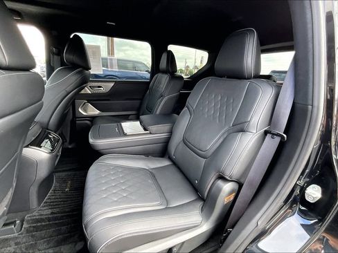 Certified 2026 INFINITI QX80 Autograph w/ Premium Cargo Package AWD/4WD image 37