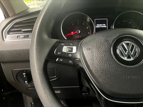 Used 2020 Volkswagen Tiguan S image 22