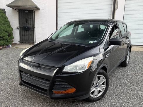 Used 2014 Ford Escape S FWD image 2