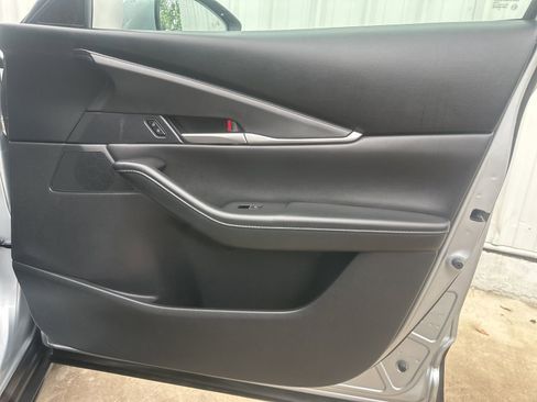 Used 2021 MAZDA CX-30 FWD 2.5 S w/ Select Package image 17