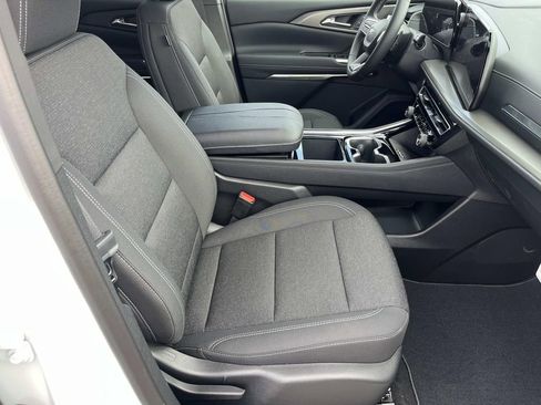 New 2026 Chevrolet Traverse LT image 13