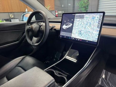Used 2020 Tesla Model Y Long Range image 13