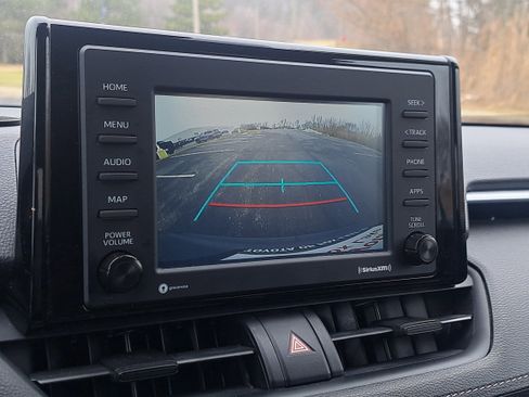 Used 2021 Toyota RAV4 LE image 25