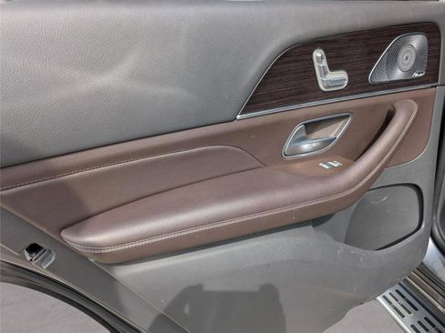 Used 2020 Mercedes-Benz GLS 450 4MATIC image 35