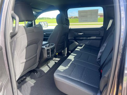 New 2026 RAM 1500 Express AWD/4WD image 19