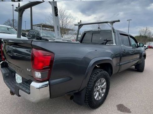 Used 2019 Toyota Tacoma SR5 image 2