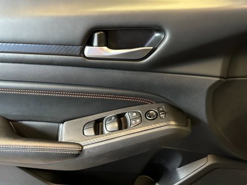 Used 2022 Nissan Altima 2.5 SR w/ Midnight Edition Package image 18