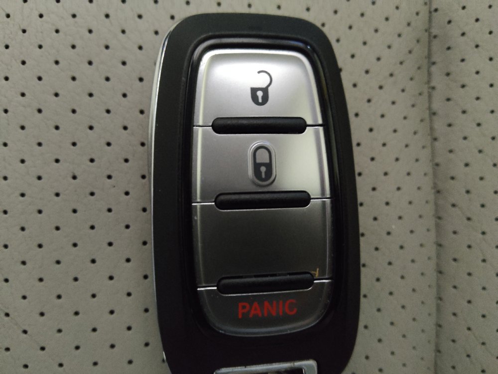 Used 2019 Chrysler Pacifica Touring-L FWD image 32