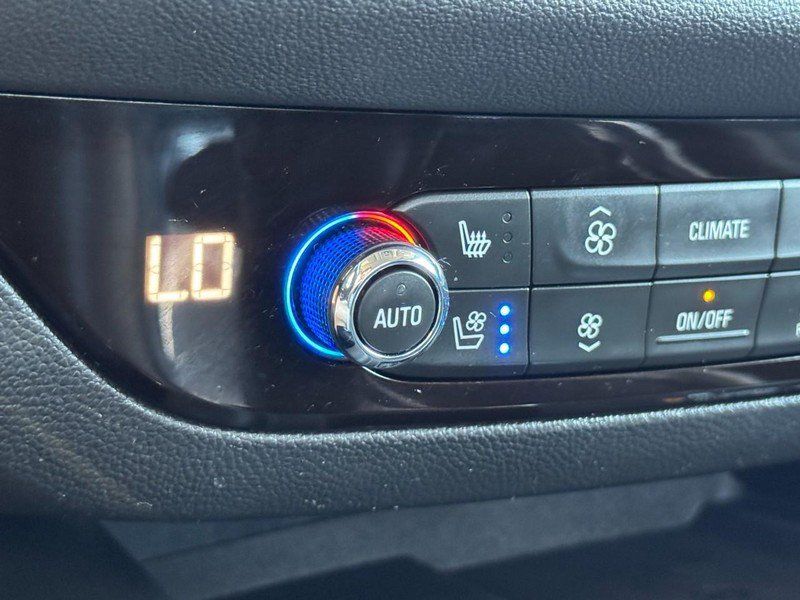 Used 2021 Buick Enclave Avenir w/ Avenir Technology Package AWD/4WD image 21