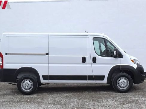 Used 2025 RAM ProMaster 2500 w/ U-Haul Equipment Group FWD image 6