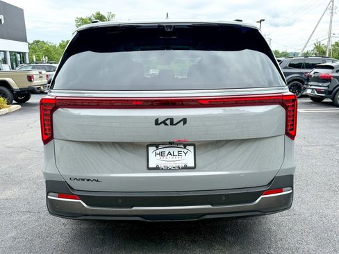 New 2026 Kia Carnival SX Prestige FWD image 9