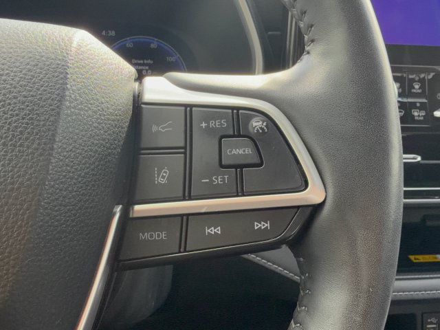 Used 2024 Toyota Highlander Limited AWD/4WD image 18