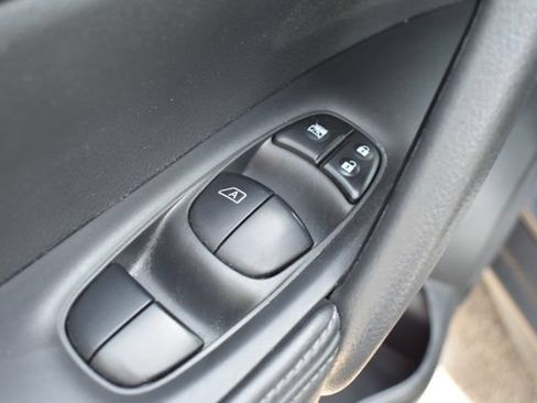 Used 2018 Nissan Rogue SV w/ Premium Package AWD/4WD image 19