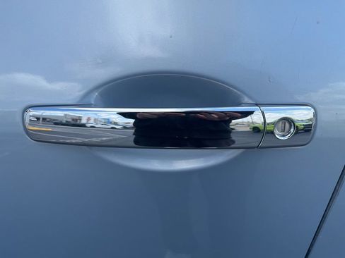 Used 2015 Nissan Rogue S w/ Convenience Package AWD/4WD image 16
