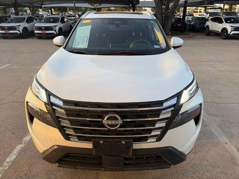 Certified 2024 Nissan Rogue SV w/ SV Premium Package FWD image 4