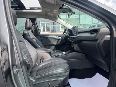 Used 2024 Ford Escape Platinum w/ Premium Technology Package AWD/4WD image 45