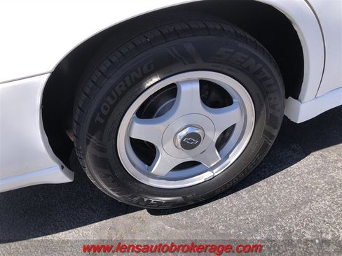 Used 2002 Chevrolet Impala LS w/ Preferred Equipment Group FWD image 25