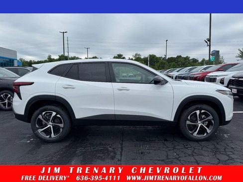 New 2026 Chevrolet Trax RS FWD image 23