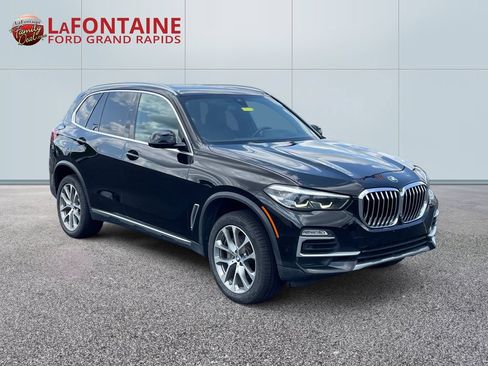 Used 2019 BMW X5 xDrive40i w/ Premium Package 2 AWD/4WD image 3