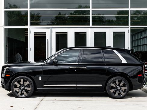 Certified 2023 Rolls-Royce Cullinan image 14