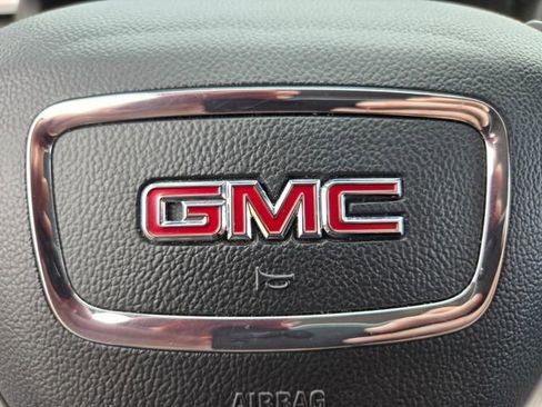 Used 2019 GMC Acadia SLT AWD/4WD image 32