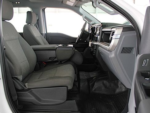 Used 2024 Ford F250 XL w/ XL Chrome Package image 18