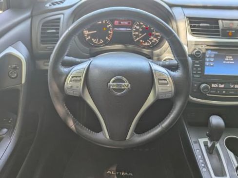 Used 2017 Nissan Altima 2.5 SV w/ Convenience Package FWD image 24