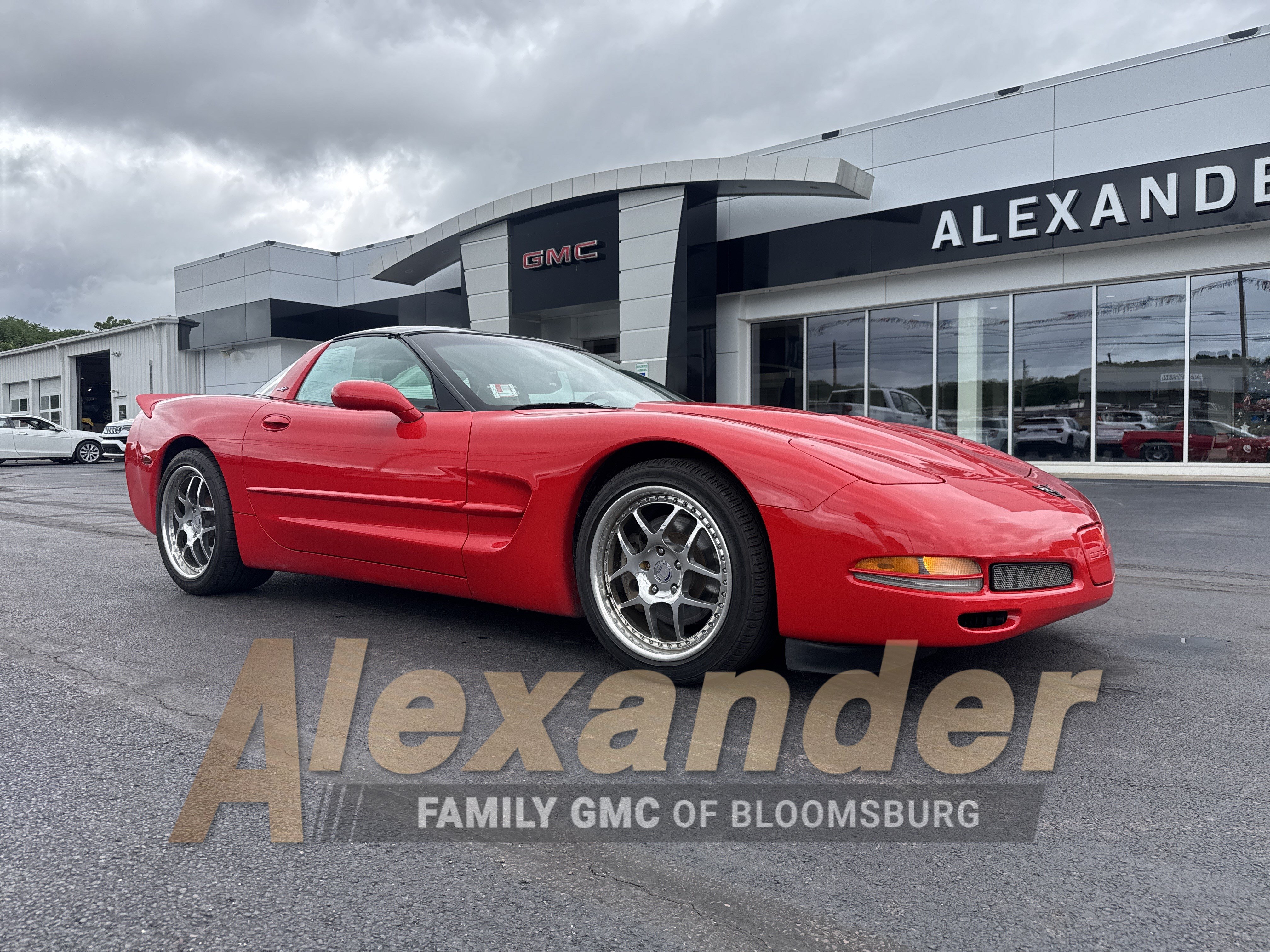 Used 2002 Chevrolet Corvette Coupe w/ Preferred Equipment Group2 RWD image 1