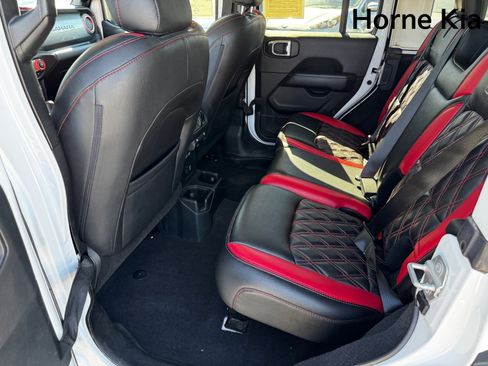 Used 2021 Jeep Wrangler Unlimited Sahara w/ Uconnect 4C Nav & Sound Group image 12