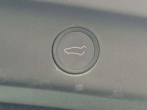 Used 2021 Tesla Model Y Long Range image 10