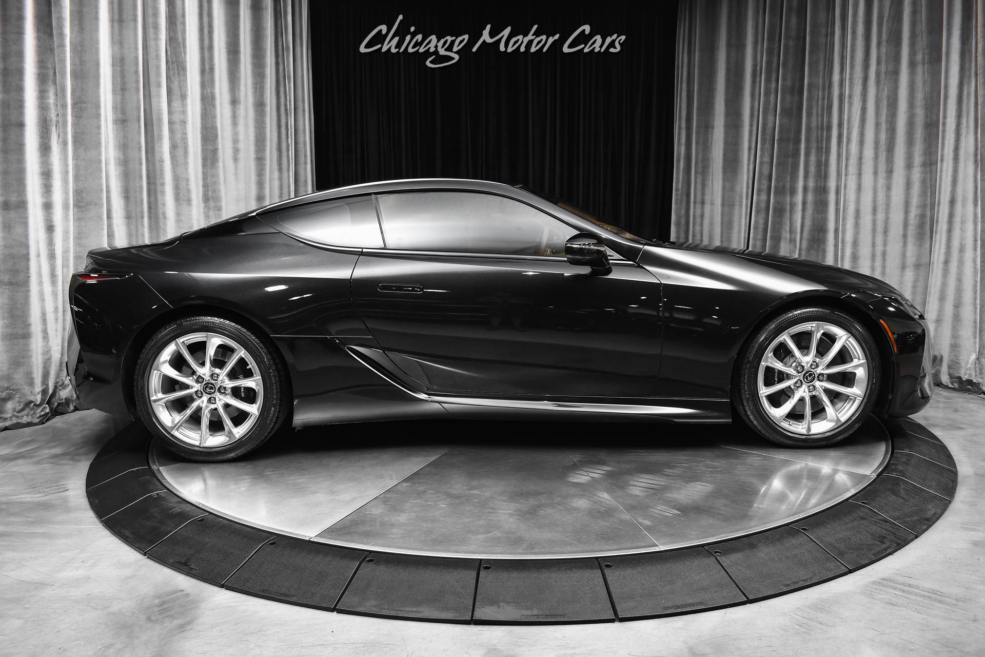 Used 2018 Lexus LC 500 Coupe w/ Touring Package RWD image 36