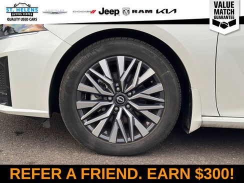 Used 2023 Nissan Altima 2.5 SV image 13