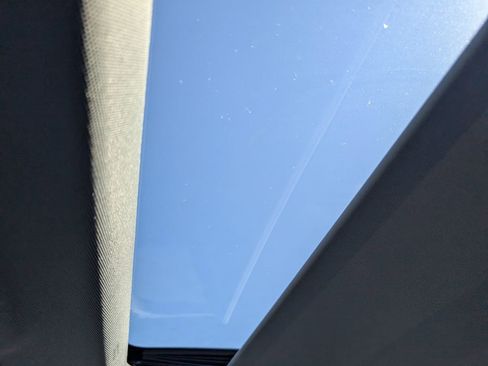 Used 2022 Ford Explorer XLT w/ Equipment Group 202A image 19