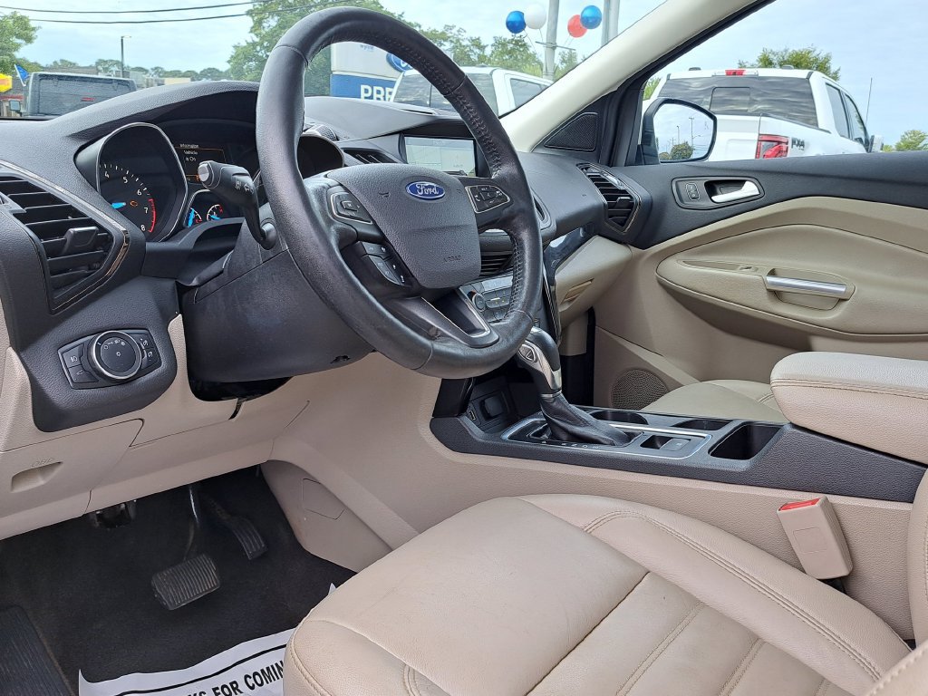 Used 2018 Ford Escape Titanium w/ Ford Safe & Smart Package FWD image 8