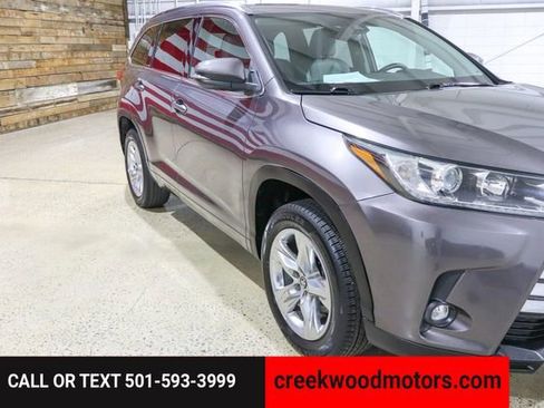 Used 2019 Toyota Highlander Limited FWD V6 1 Owner image 26