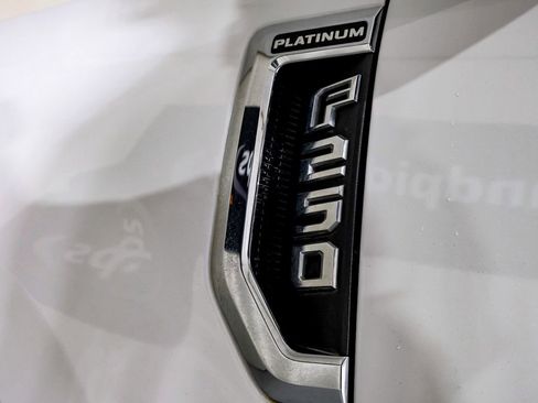 Used 2022 Ford F250 Platinum w/ FX4 Off-Road Package image 43