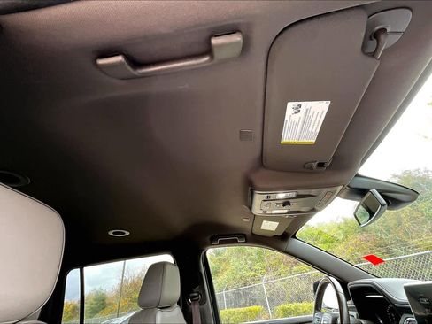 Used 2022 GMC Yukon XL SLT image 14