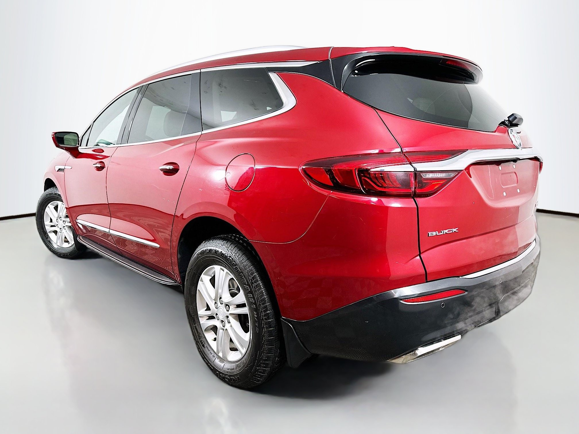 Used 2018 Buick Enclave Essence AWD/4WD image 5